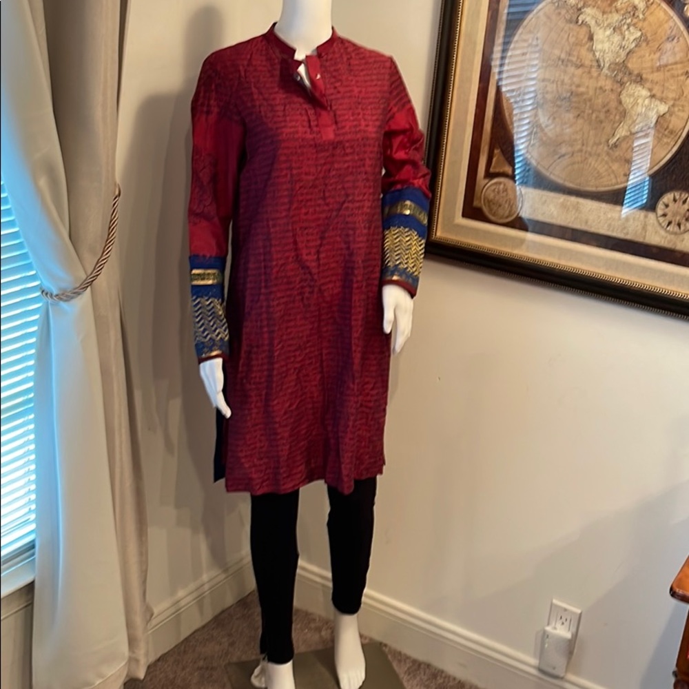 SABYASACHI DRESS / TOP NICE COLORING & DESIGN